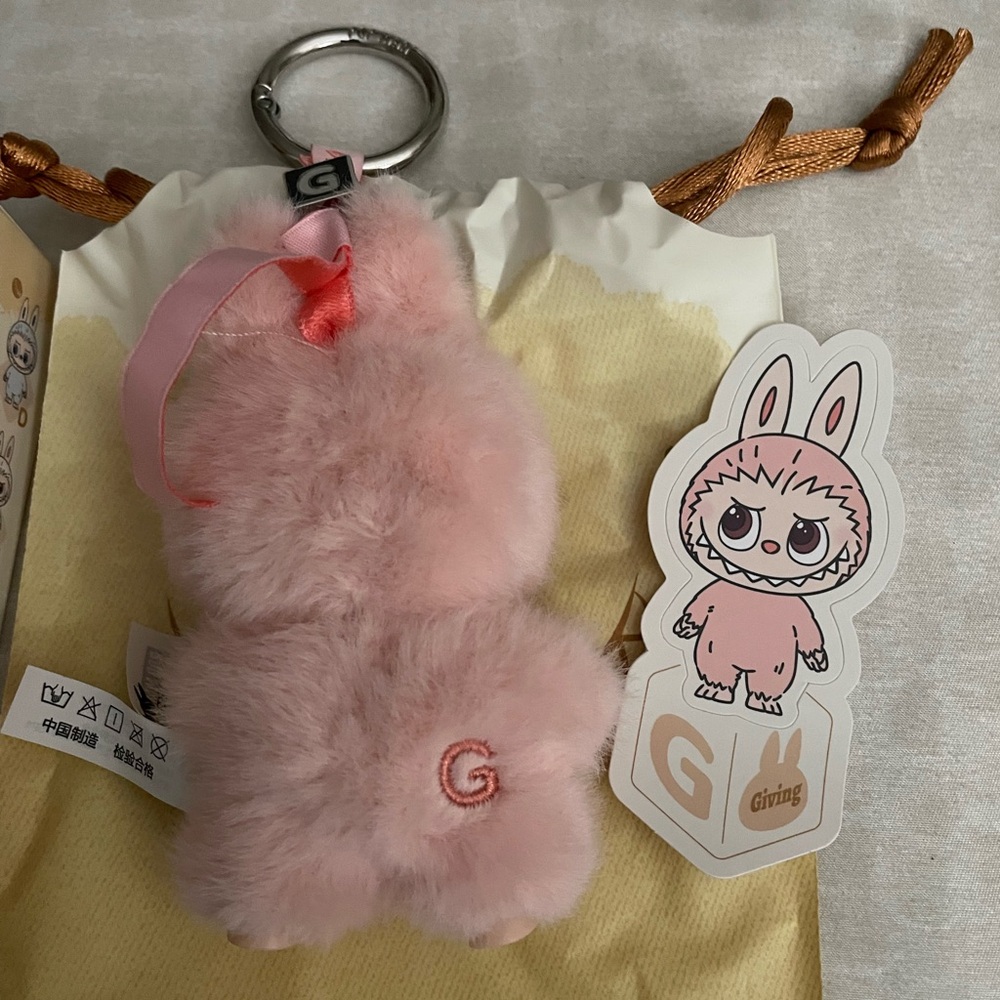 Labubu Pin for Love - G - Picture 5 of 7